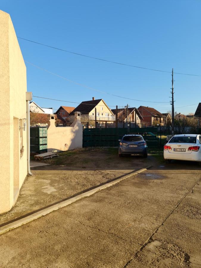 Airport Molko Apartments Surčin Zewnętrze zdjęcie