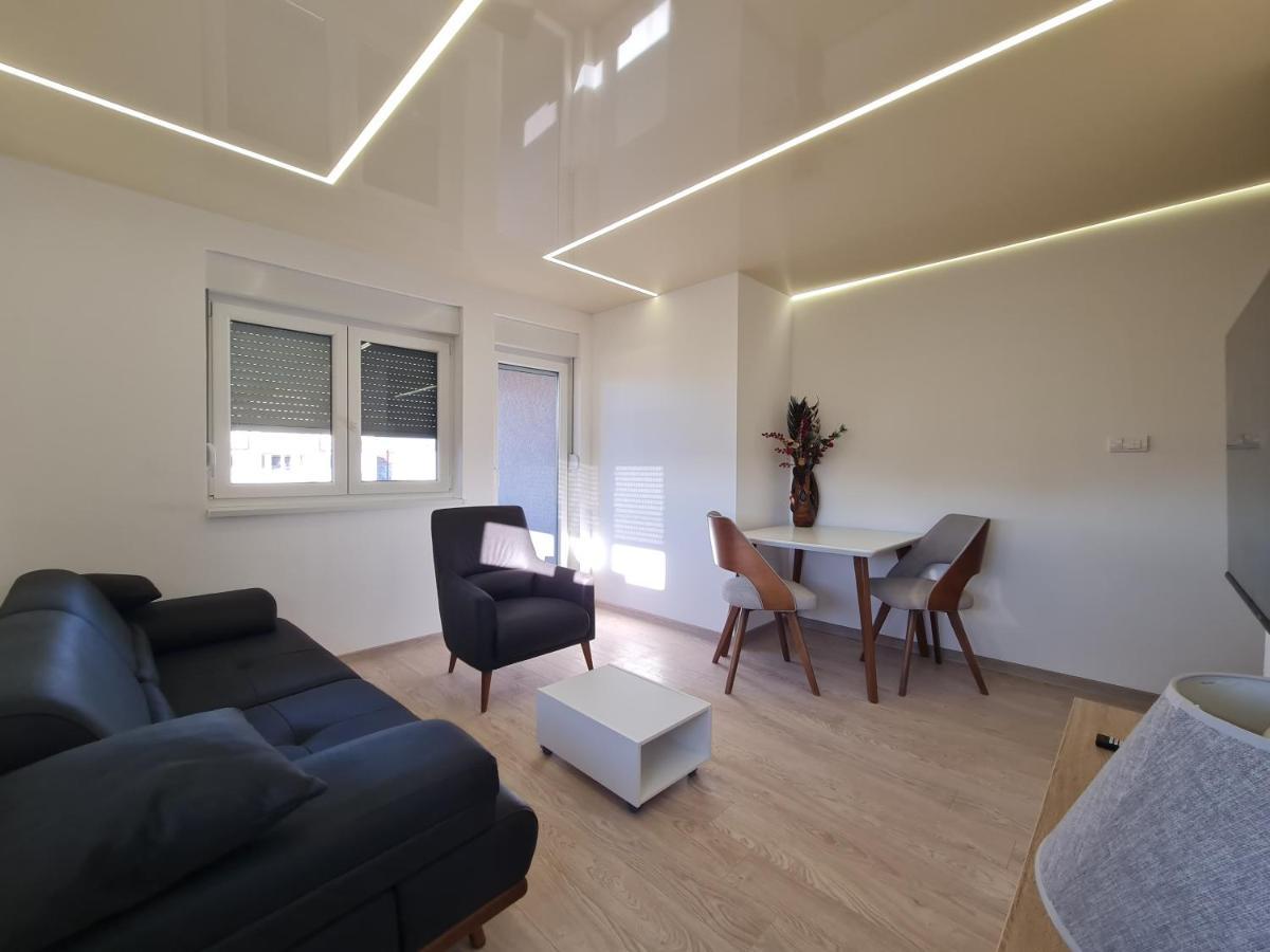 Airport Molko Apartments Surčin Zewnętrze zdjęcie